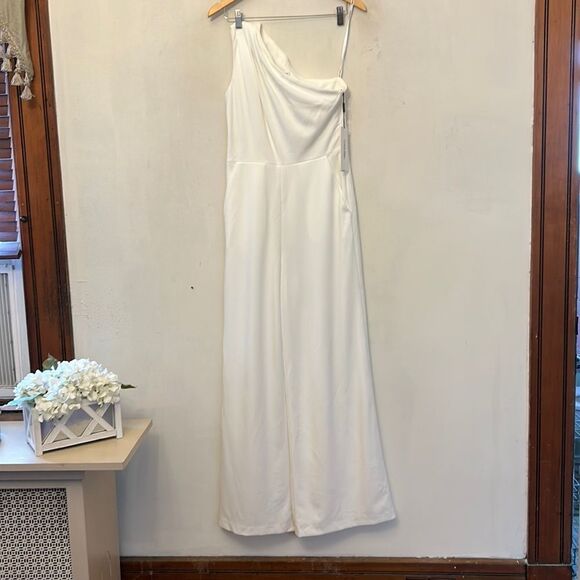 Calvin Klein one shoulder side zip cream jumpsuit Size 4 New - Picture 1 of 12